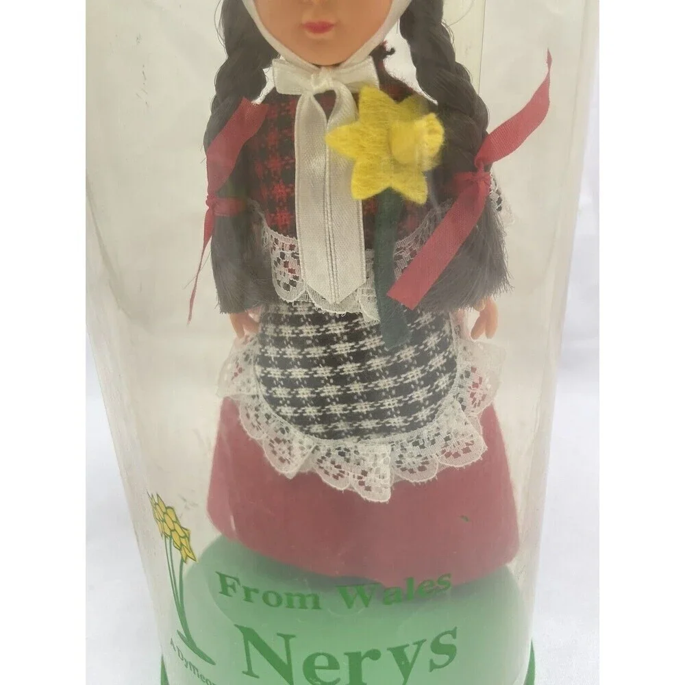 Vintage Welsh Doll Souvenir in traditional costume 8” From Wales Nerys RARE